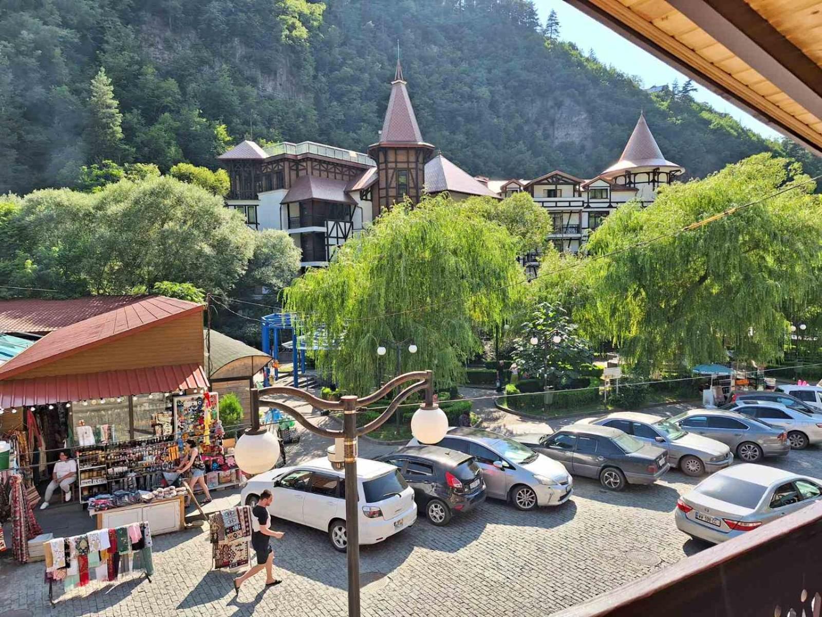 Alongside Park Borjomi Hotel ภายนอก รูปภาพ