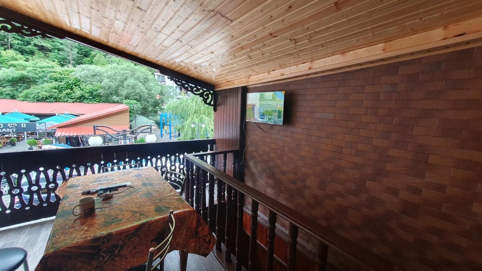 Alongside Park Borjomi Hotel ภายนอก รูปภาพ