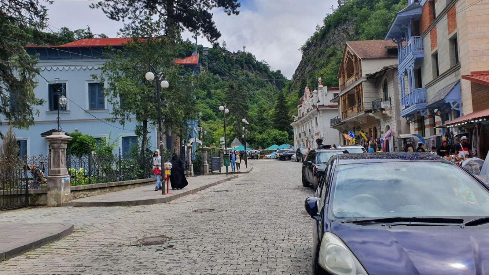 Alongside Park Borjomi Hotel ภายนอก รูปภาพ